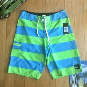 NWT Quiksilver Boardshorts Size 27 Boys Large